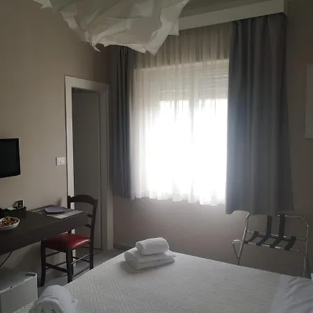 فندق مبيت وإفطار Athena Charming تاورمينا