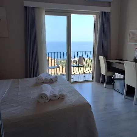 Frühstückspension Athena Charming 3*