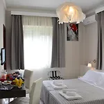 B&B Athena Charming 4*