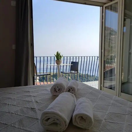 Bed & Breakfast Athena Charming 2*