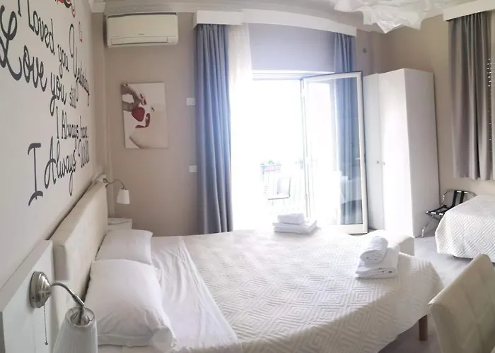 Athena Charming Bed and Breakfast 4*