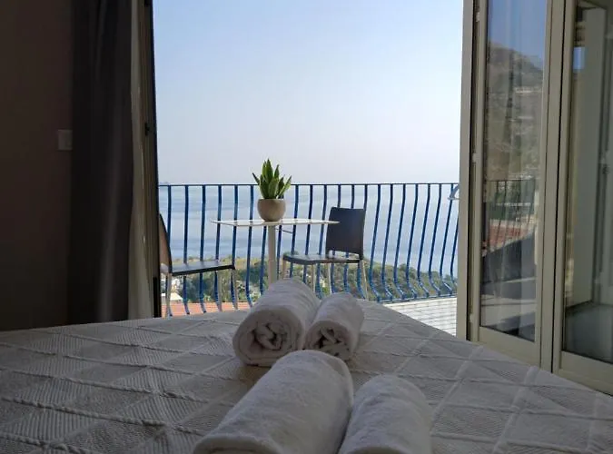 Bed and Breakfast Athena Charming 4*