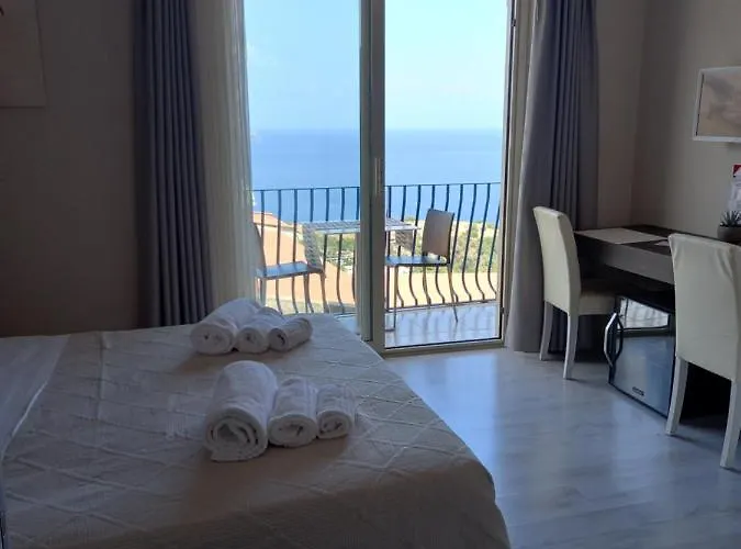 Bed and Breakfast Athena Charming 4*