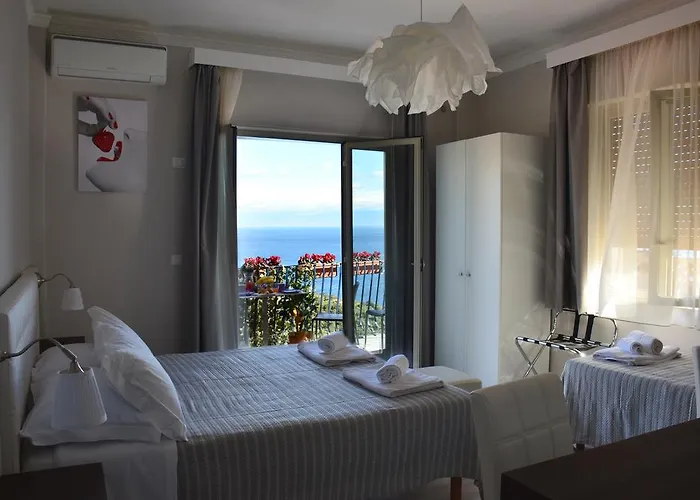 Bed and Breakfast Athena Charming Ταορμίνα