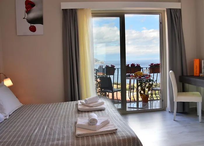 Bed and Breakfast Athena Charming Ταορμίνα