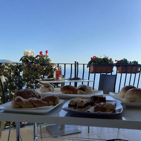 Athena Charming Bed and Breakfast Ταορμίνα