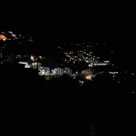 Bed and Breakfast Athena Charming 4*