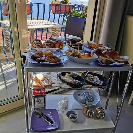 Bed and Breakfast Athena Charming Ταορμίνα