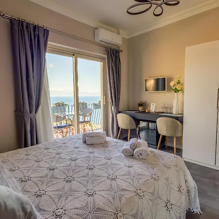 Bed & Breakfast Athena Charming 4*