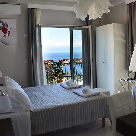 Athena Charming 4* Ταορμίνα