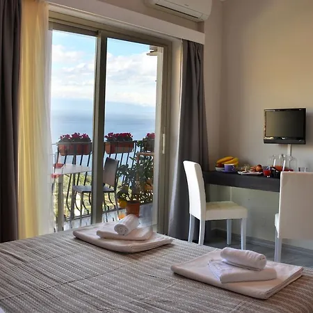 Athena Charming Bed and Breakfast Ταορμίνα